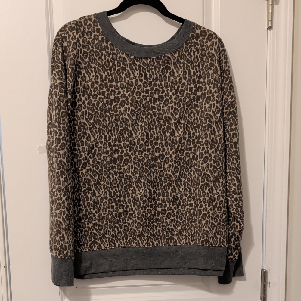 Splendid Leopard Print Women's Long Sleeve  Sweater